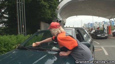 Grandma Friends - blonde trailer