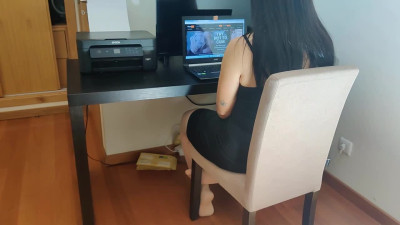 Incomparable Miss Squirting's big ass clip