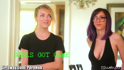 April O'neil and Eva Sedona's purple hair clip by Girls Way