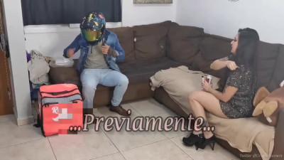 Explosive lassie - squirt sex -