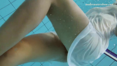 Teen (18+) dirt with sneaky Lera and Sima from Underwater Show