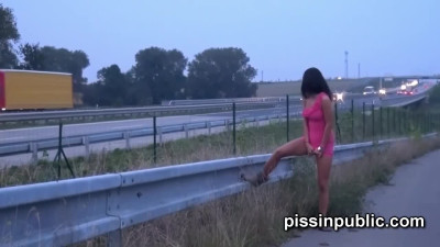 Talented ladylove - outdoor action - Piss In Public