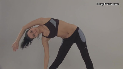Flexi sex with aristocratic Larisa from Flexy Teens