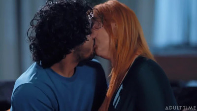 Watch looking-good Lauren Phillips's trailer