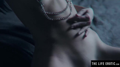 TLE - small tits video
