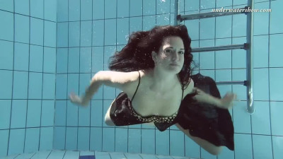 Freely cutie - small hot tits action - Underwater Show