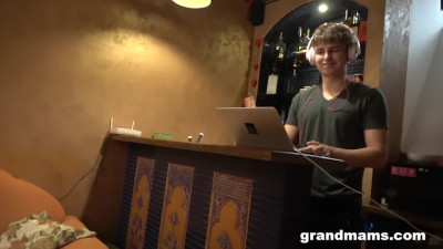 Grandmams - amateur clip
