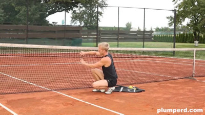 Fantastic fiancée - tennis sex - Plumperd
