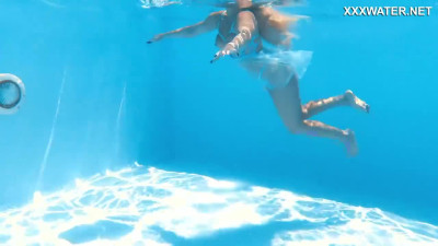 Lisi Kitty's blonde dirt by Underwater Show