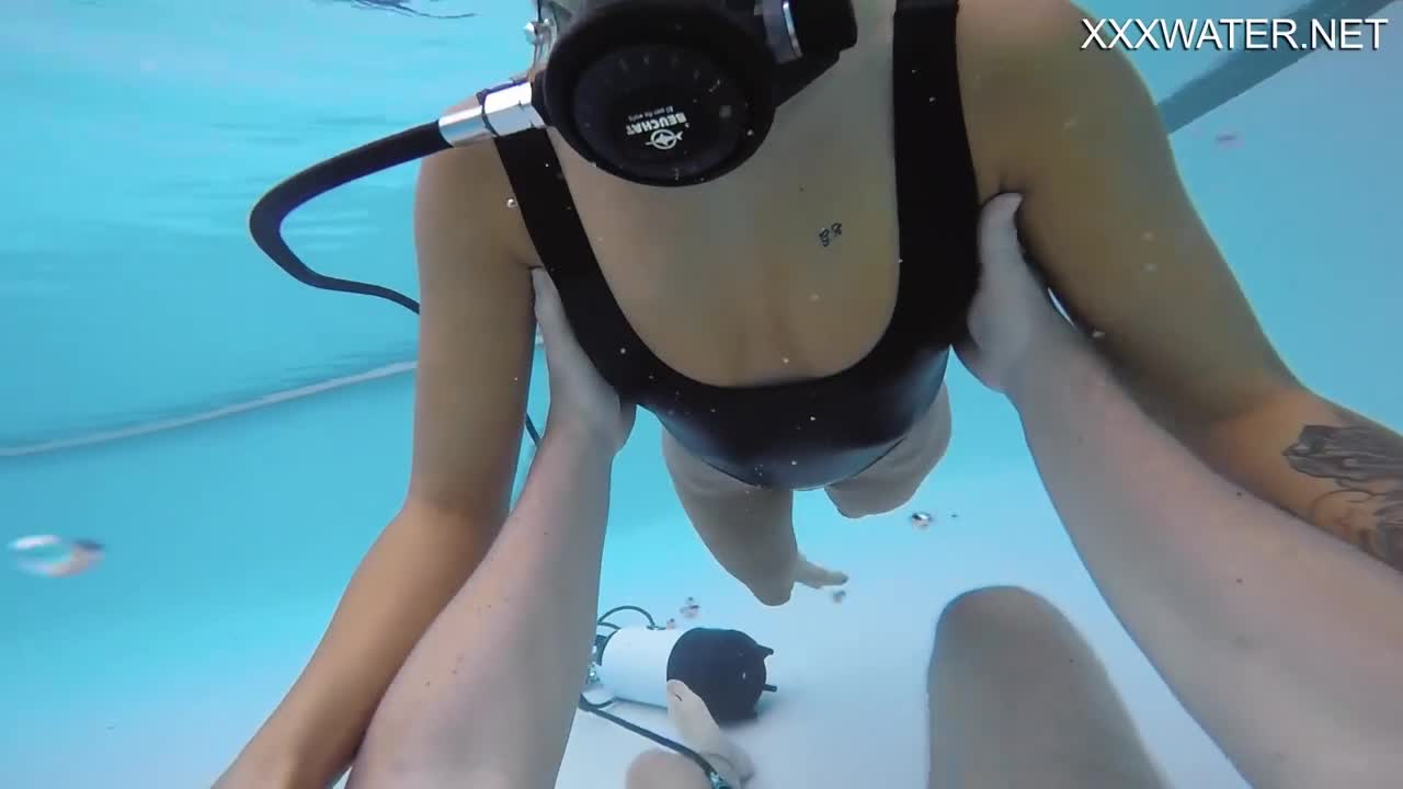 Freely Sophie - nude xxx - Underwater Show Free Porn Videos | BestPornHubs.