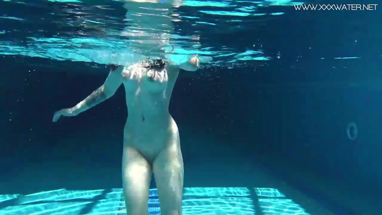 Underwater Show featuring Sheril Blossom and Sheril's solo female porn Free Porn Videos | BestPornHubs.