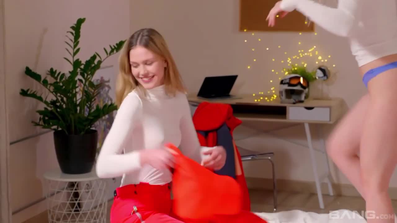 Keely Rose's medium size tits dirt by Teenage Auditions Free Porn Videos | BestPornHubs.