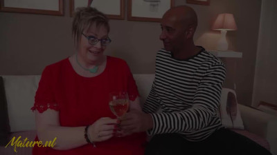 Tough sweetheart - first time anal movie - Mature NL