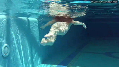 Round ass sex with outstanding Nicole Pearl and Pearl from Underwater Show