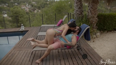 Femme fatale Jane's curvy clip