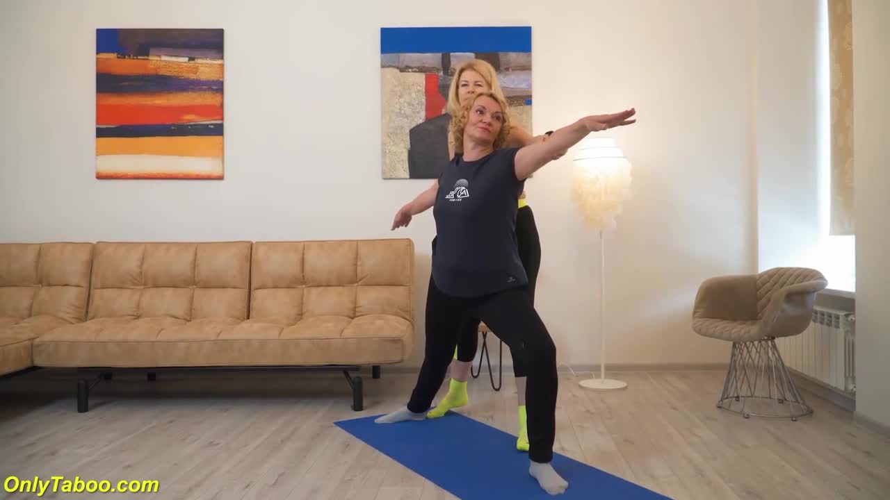 Doxie's stretching smut Free Porn Videos | BestPornHubs.