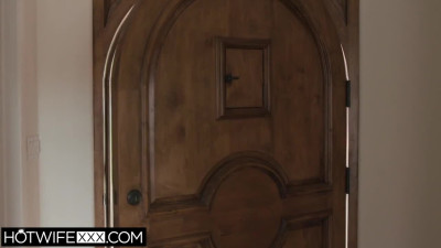 BDSM smut with femme fatale Ramon Nomar and Skylar Vox from Hot Wife XXX