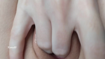 Katrin20's rubbing my clit action