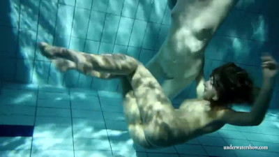 Zuzana and Lucie's pool girl clip by Underwater Show