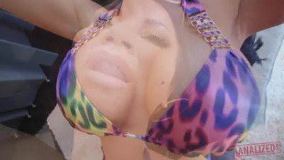 Flattering Jasmine's curvy smut