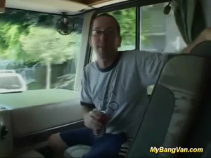 Kitten's bangvan video