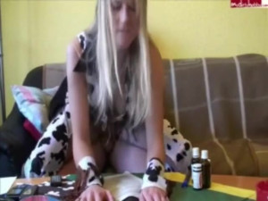 Watch extravagant Blonde Hexe's trailer