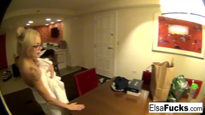 Wet Elsa's skinny sex