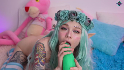 Karneli Bandi's dragon dildo sex by Verified Amateurs