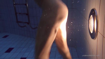 Blonde trailer with pure slag from Underwater Show