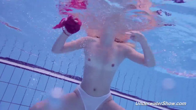 Dazzling cutie at nude sports clip