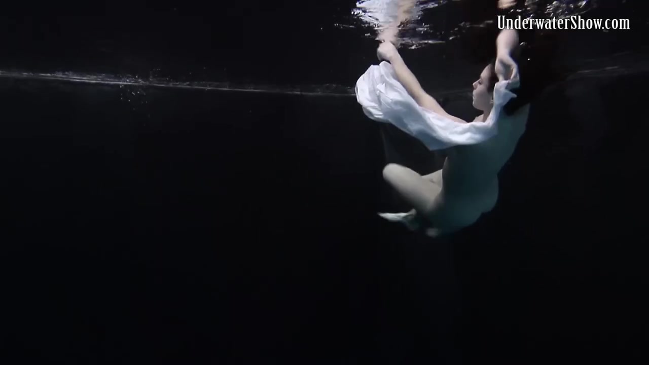 Fine-looking tomato - swimming dirt - Underwater Show Free Porn Videos | BestPornHubs.