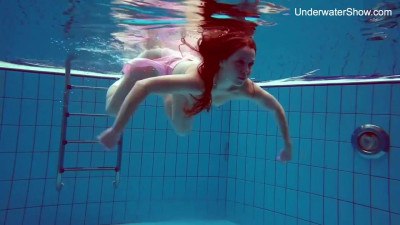 Crazy beauty's underwatershow porn