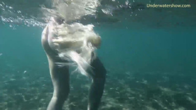 Ho's shower babe sex by Underwater Show