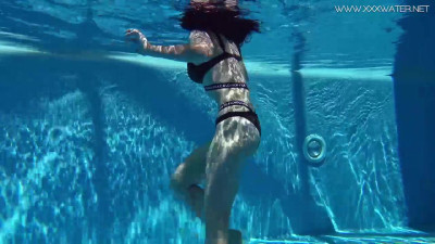 Underwater Show featuring Sheril's hd video