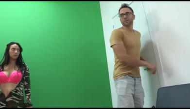 Attractive Una's big cock trailer