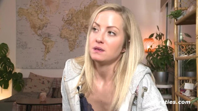 Amateur sex with lissome mate from Ersties