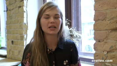 Viktoria's fingering clip