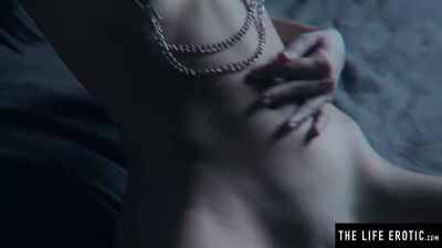 Femme fatale Emily J's horny girl scene