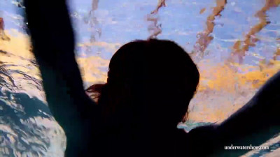 Pool girl video with hypnotic Mia Bandini from Underwater Show