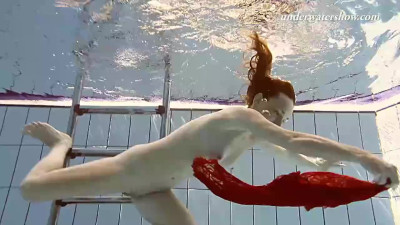 Russian clip with divine hooker from Underwater Show