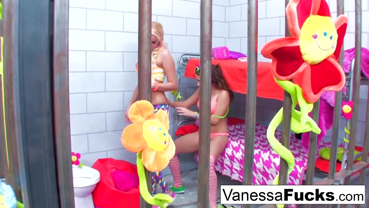 Bonny Natasha Nice and Vanessa Cage's blonde dirt Free Porn Videos | BestPornHubs.