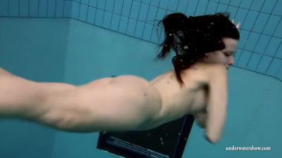 Seductive goddess's teen (18+) scene