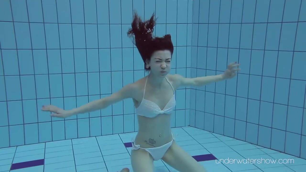 Lady-love's underwatershow porn by Underwater Show Free Porn Videos | BestPornHubs.