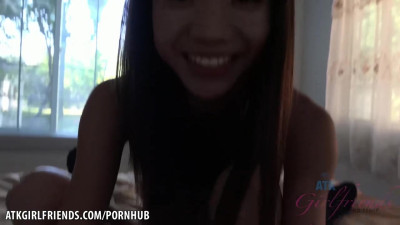 Watch looking-good Vina Sky's scene