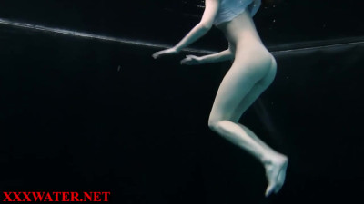 Tender dame - reality dirt - Underwater Show