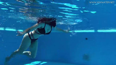 Sheril Blossom and Sheril's solo female sex by Underwater Show