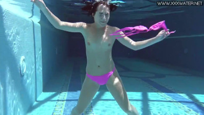 Lascivious Jessica Lincoln at public swiming pool movie