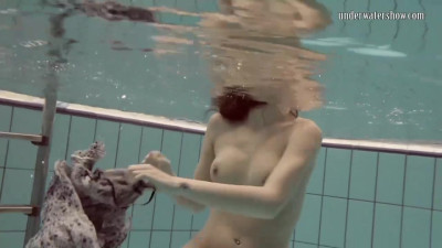 Hot Loris's public porn