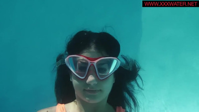 Workout video with gentle sweetheart from Underwater Show