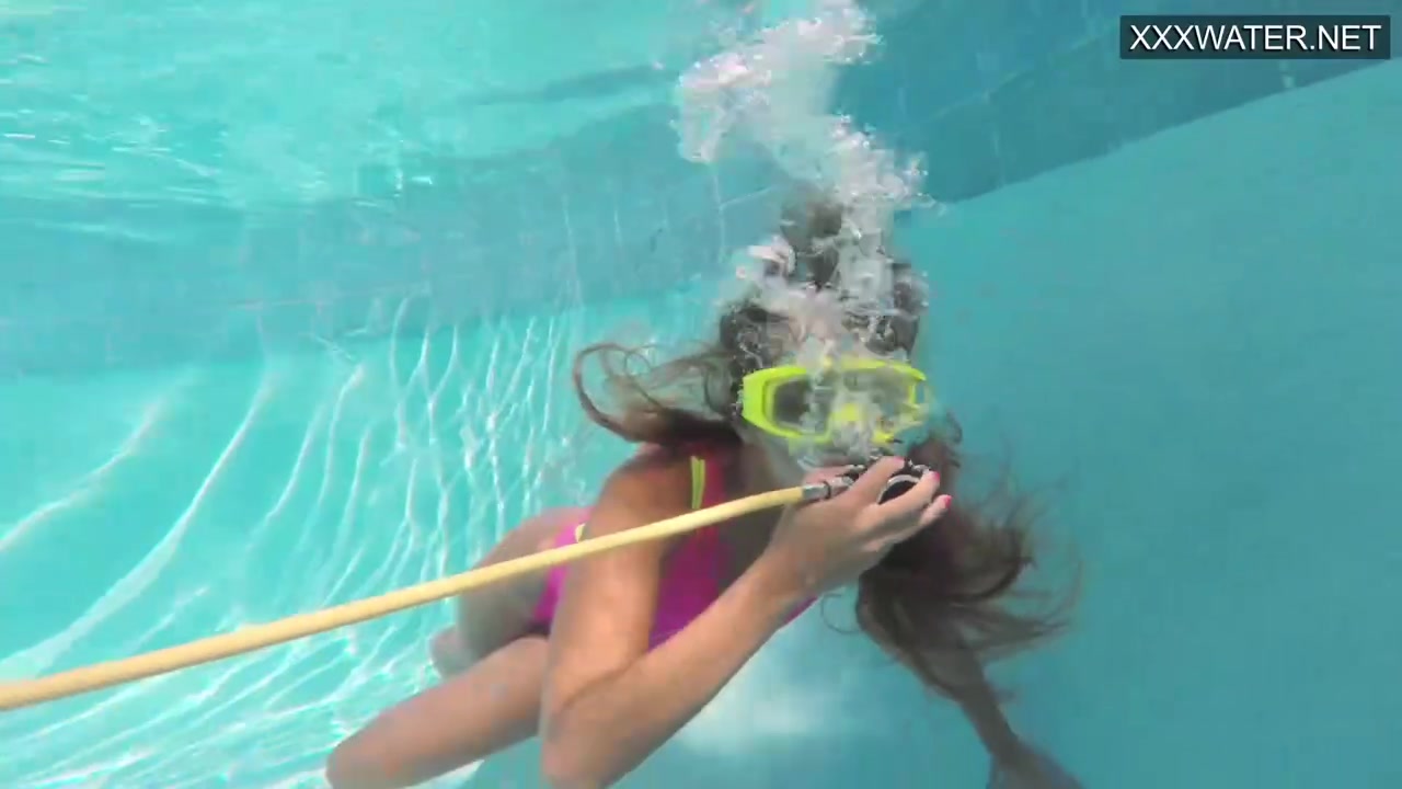Irina's pool girls video by Underwater Show Free Porn Videos | BestPornHubs.